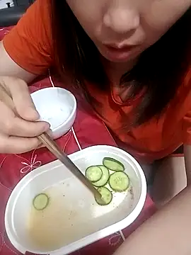 Snapshot of Elina_99 chatting on 17, 11, 2025 Elina 99 online show from 17, 11, 2025