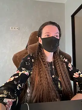 ZlatoslavaLo online show from 11, 11, 2025