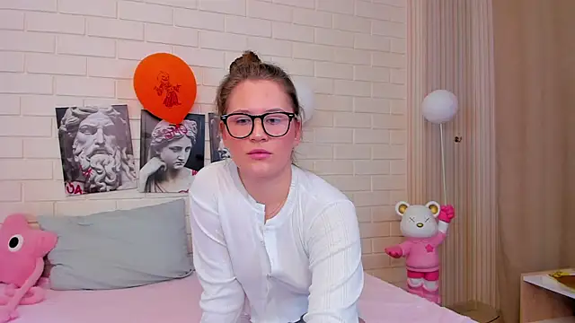 Snapshot of Tinky_kinky chatting on 16, 11, 2025 Tinky kinky online show from 16, 11, 2025