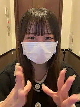 Snapshot of emiri_da_nyan chatting on 17, 11, 2025 emiri da nyan online show from 17, 11, 2025