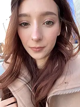 Snapshot of LilluKatten chatting on 21, 11, 2025 LilluKatten online show from 21, 11, 2025