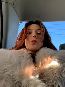 Snapshot of LilluKatten chatting on 16, 12, 2025 LilluKatten online show from 16, 12, 2025