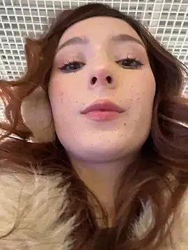 Snapshot of LilluKatten chatting on 19, 12, 2025 LilluKatten online show from 19, 12, 2025