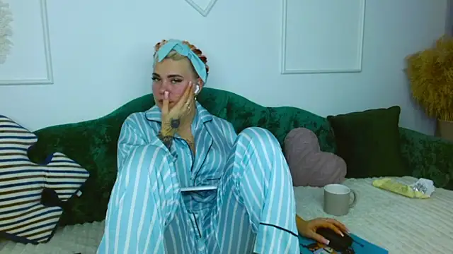 lada love online show from 12, 11, 2025