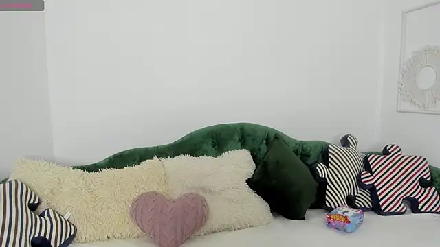 lada love online show from 4, 12, 2025