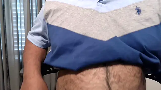 Snapshot of SUN-MON-69 chatting on 5, 1, 2026 SUN-MON-69 online show from 5, 1, 2026