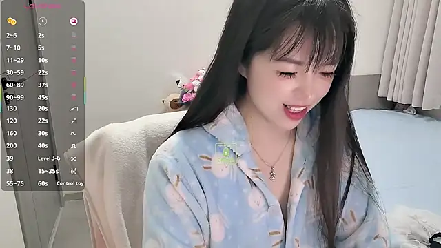 Snapshot of Dialog_Mu chatting on 4, 12, 2025 Dialog Mu online show from 4, 12, 2025