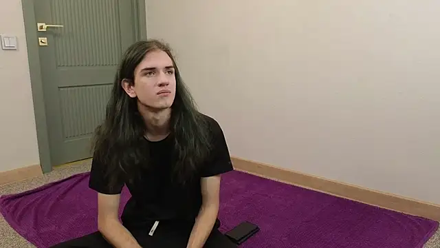 Snapshot of Harvey_Hair chatting on 8, 11, 2025 Harvey Hair online show from 8, 11, 2025