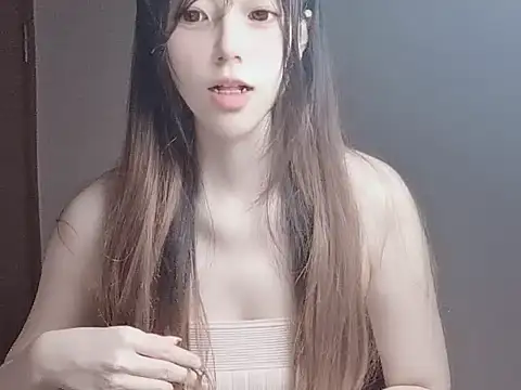 JuliaNoir online show from 7, 11, 2025