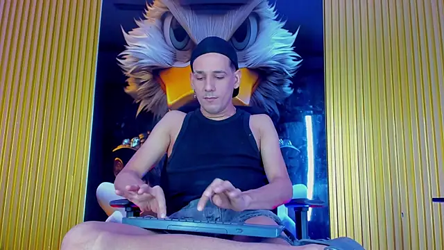 Snapshot of noah_deluxe chatting on 30, 10, 2025 noah deluxe online show from 30, 10, 2025