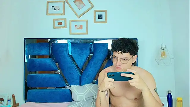 Zoe And Dylan  online show from 14, 1, 2026