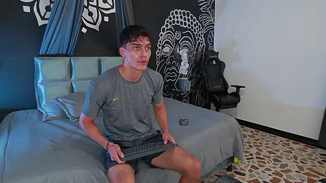 AlessioVitale online show from 14, 2, 2026