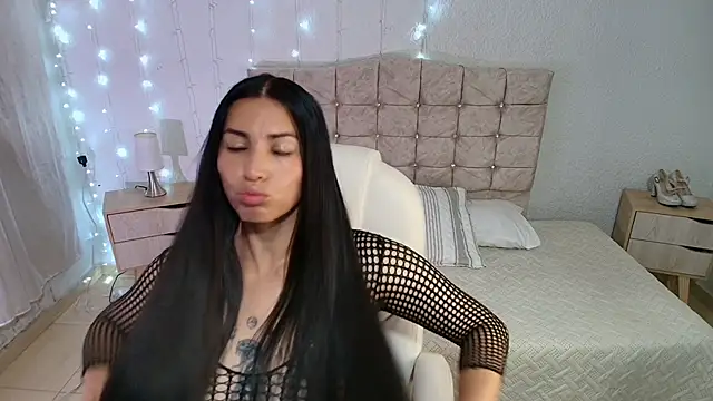 Snapshot of iriina_hotbusty chatting on 18, 11, 2025 iriina hotbusty online show from 18, 11, 2025