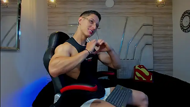 Snapshot of MAXTHOMSON chatting on 22, 11, 2025 MAXTHOMSON online show from 22, 11, 2025