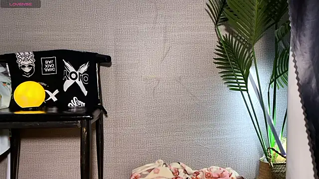 Snapshot of 0xiaosu0 chatting on 18, 12, 2025 0xiaosu0 online show from 18, 12, 2025