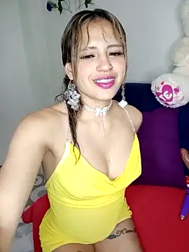 Snapshot of BellaChiquis_ chatting on 7, 11, 2025 BellaChiquis online show from 7, 11, 2025