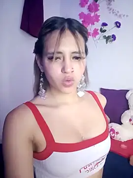 BellaChiquis  online show from 27, 11, 2025