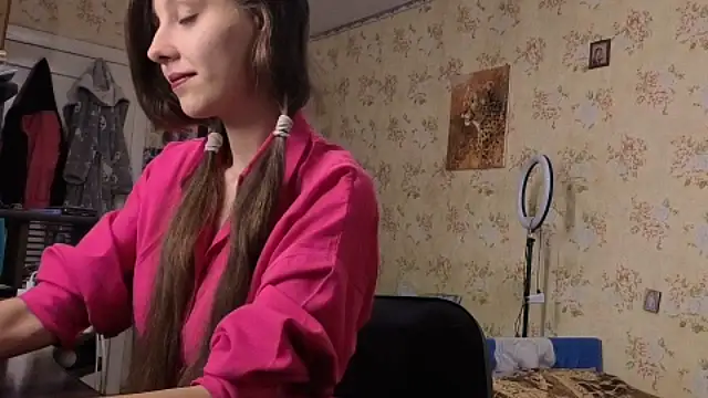 Snapshot of LahomaSassano chatting on 5, 11, 2025 LahomaSassano online show from 5, 11, 2025