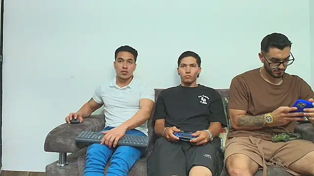 thebadboys05 online show from 2, 12, 2025