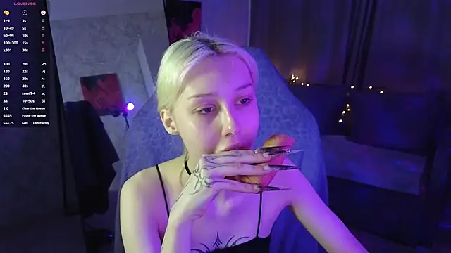 Snapshot of goth__tv chatting on 4, 12, 2025 goth tv online show from 4, 12, 2025