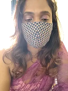 Snapshot of Queen-dhivya chatting on 5, 12, 2025 Queen-dhivya online show from 5, 12, 2025