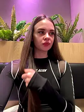 Snapshot of KristiRich chatting on 4, 11, 2025 KristiRich online show from 4, 11, 2025