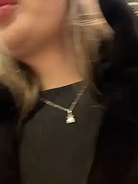 Snapshot of KristiRich chatting on 27, 11, 2025 KristiRich online show from 27, 11, 2025