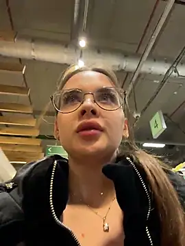 Snapshot of KristiRich chatting on 29, 11, 2025 KristiRich online show from 29, 11, 2025