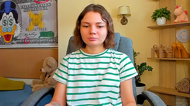 Snapshot of Stella-Maers chatting on 15, 11, 2025 Stella-Maers online show from 15, 11, 2025