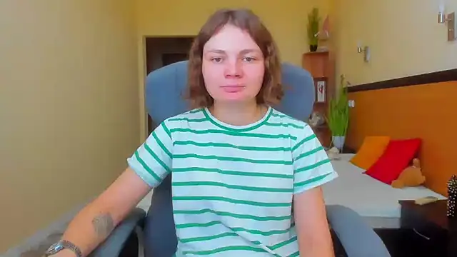 Snapshot of Stella-Maers chatting on 24, 11, 2025 Stella-Maers online show from 24, 11, 2025