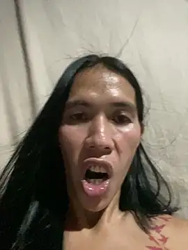 Snapshot of bellaUtops chatting on 23, 11, 2025 bellaUtops online show from 23, 11, 2025