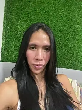 Snapshot of bellaUtops chatting on 4, 12, 2025 bellaUtops online show from 4, 12, 2025