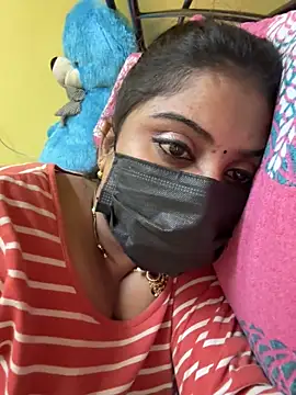 Snapshot of Tamil_Hot_Varshu chatting on 14, 12, 2025 Tamil Hot Varshu online show from 14, 12, 2025