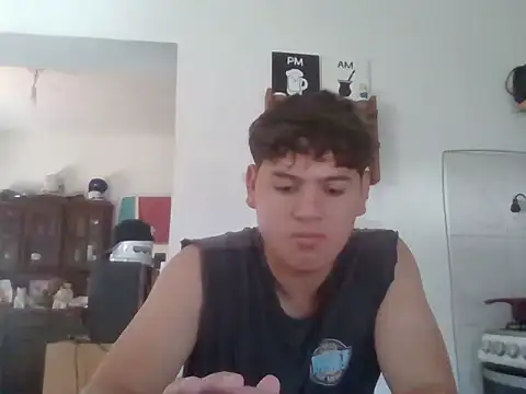 Snapshot of Myboy0020 chatting on 17, 12, 2025 Myboy0020 online show from 17, 12, 2025