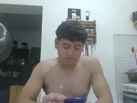 Snapshot of Myboy0020 chatting on 21, 12, 2025 Myboy0020 online show from 21, 12, 2025