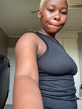 Snapshot of MiyaXo2 chatting on 11, 11, 2025 MiyaXo2 online show from 11, 11, 2025