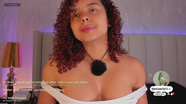 Snapshot of LaraCurls chatting on 29, 11, 2025 LaraCurls online show from 29, 11, 2025