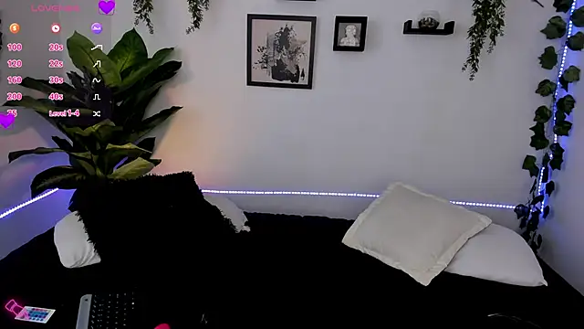 Evelyn R  online show from 19, 12, 2025