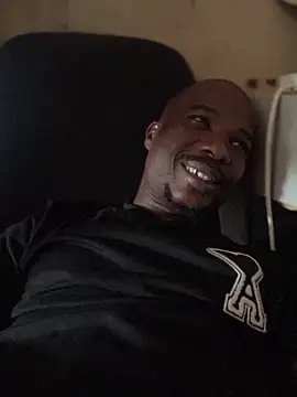 Snapshot of Ndodemnyama@xh chatting on 21, 12, 2025 Ndodemnyamaxh online show from 21, 12, 2025