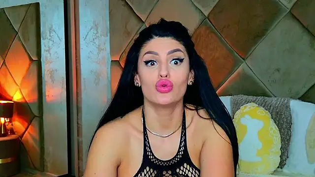 Myla-b online show from 4, 4, 2026