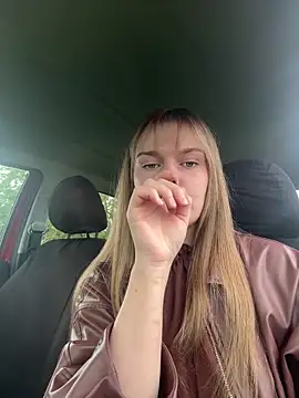 Snapshot of LisaFreierxx chatting on 5, 5, 2026 LisaFreierxx online show from 5, 5, 2026