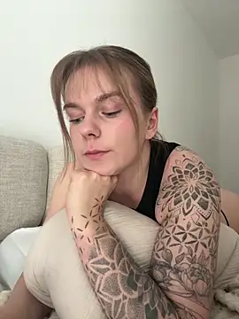 Snapshot of LisaFreierxx chatting on 1, 6, 2026 LisaFreierxx online show from 1, 6, 2026