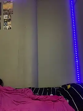 Snapshot of Freaky-E chatting on 15, 11, 2025 Freaky-E online show from 15, 11, 2025