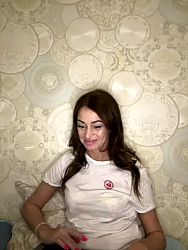 Snapshot of Sindy_Energy chatting on 8, 11, 2025 Sindy Energy online show from 8, 11, 2025