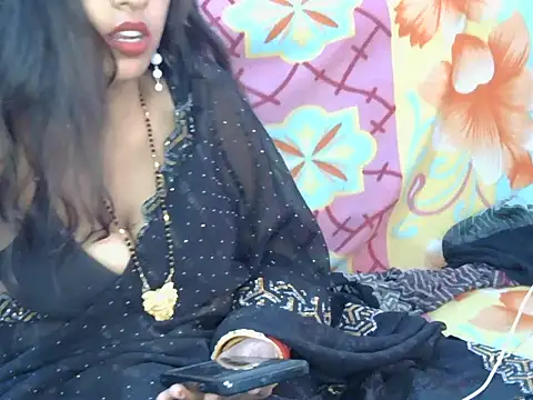 Snapshot of roja-1 chatting on 4, 11, 2025 roja-1 online show from 4, 11, 2025