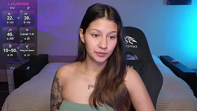 Snapshot of Nikol_Goldysss chatting on 10, 11, 2025 Nikol Goldysss online show from 10, 11, 2025