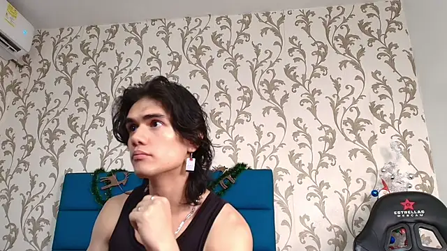 Snapshot of James_Morrisonm chatting on 15, 12, 2025 James Morrisonm online show from 15, 12, 2025