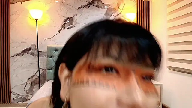 EsmeraldaChantre online show from 2, 12, 2025