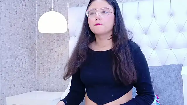 Snapshot of ScarlettPetrova chatting on 3, 12, 2025 ScarlettPetrova online show from 3, 12, 2025