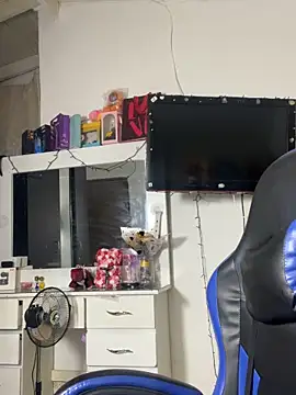 Snapshot of Milleradhara24 chatting on 3, 12, 2025 Milleradhara24 online show from 3, 12, 2025